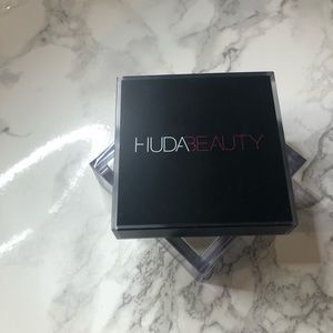 Hydra Beauty Setting Powder in Sugar Cookie